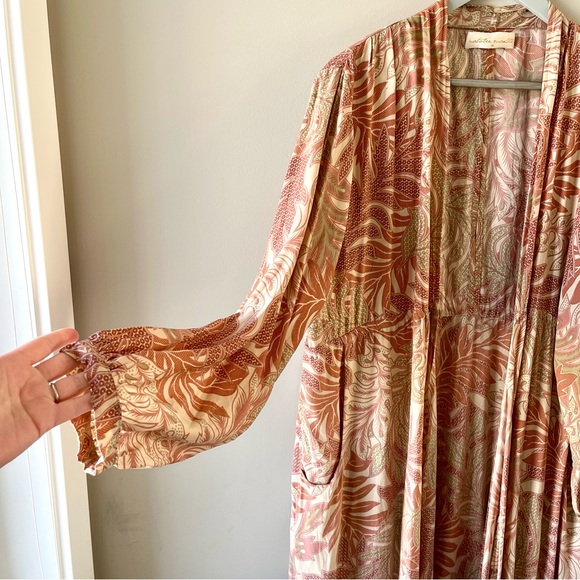 Natalie Martin 100% Silk Long Robe Size M Printed Tie Waist - quiet luxury chic - Picture 4 of 15